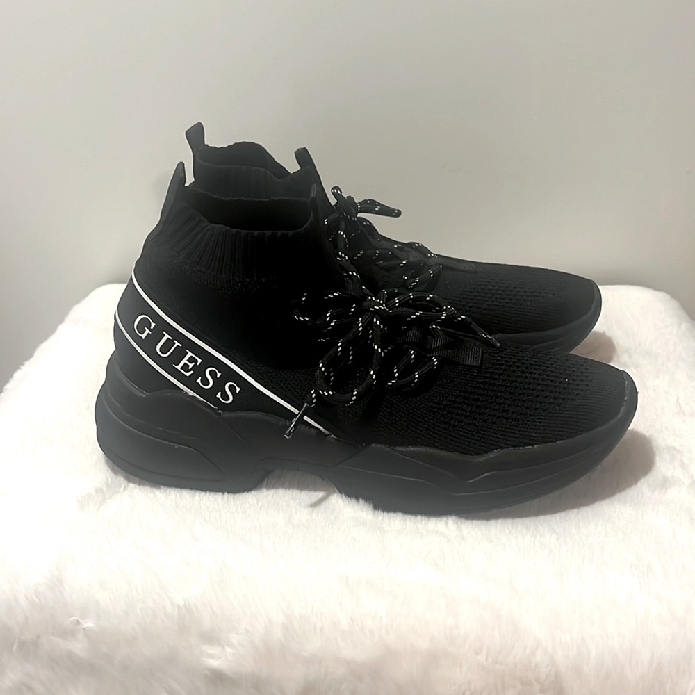 Black Guess Trainers/ Runners. Size 7